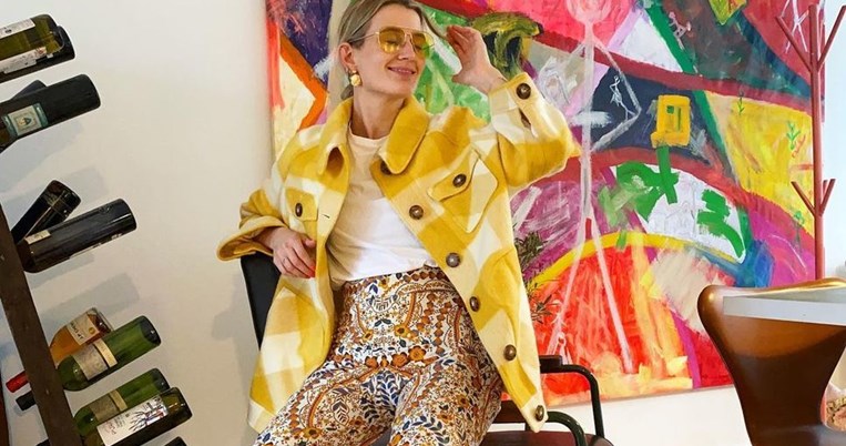 Tόσο παιχνιδιάρικο που σου κλείνει το μάτι. Το απόλυτο χρώμα του 2021 θα ζεστάνει τις καρδιές μας