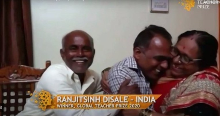 «Άλλαξε τις ευκαιρίες ζωής»: Το σπουδαίο έργο του Ινδού δασκάλου που κέρδισε το Νόμπελ Διδασκαλίας