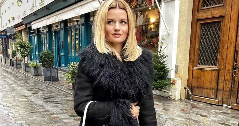 8 κομμάτια από τα Zara που θα μας φτιάξουν τη διάθεση, ακόμα και αν τα φορέσουμε μόνο στο σπίτι