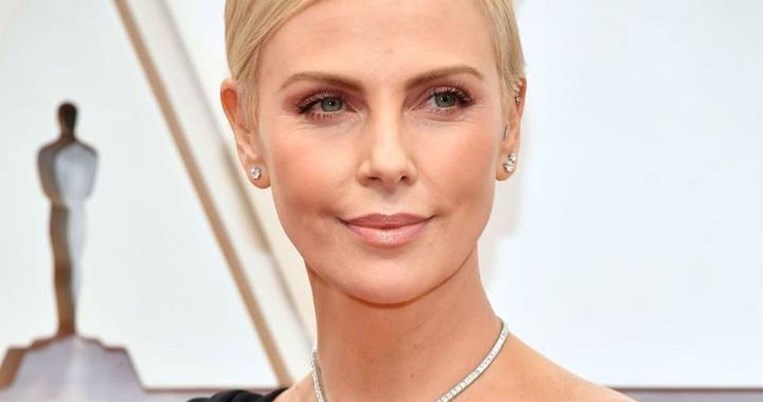 Τη μέρα που η Σαρλίζ Θερόν τσακώθηκε με έναν υπάλληλο σε τράπεζα άνοιξε ο δρόμος για την καριέρα της