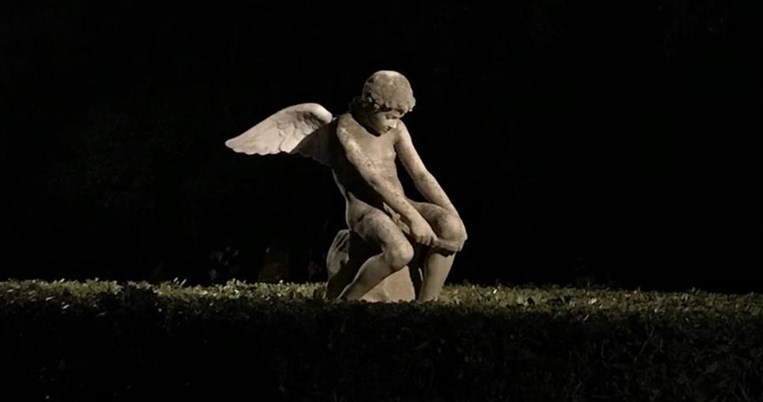 Η λάμψη που τους αξίζει: Τα αγάλματα του Ζαππείου θα φωτιστούν από την Ελευθερία Ντεκώ