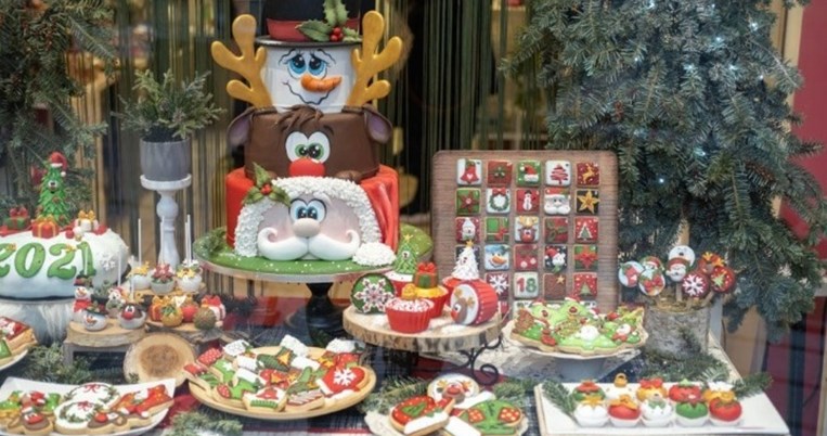 Το τουρτίνι του lockdown: Ζαχαροπλαστείο της Θεσσαλονίκης δημιουργεί τάση για ολιγομελή τραπέζια