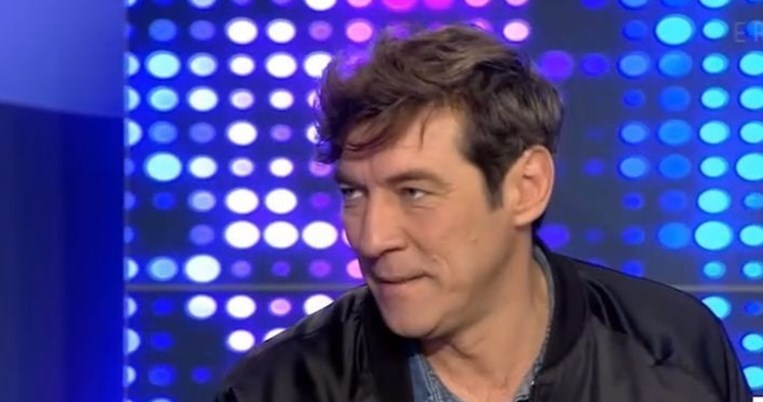 «Δεν βλέπω τηλεόραση, δεν έχω κεραία. Τα επεισόδια στις “Άγριες Μέλισσες” τα έβλεπα στο κινητό»