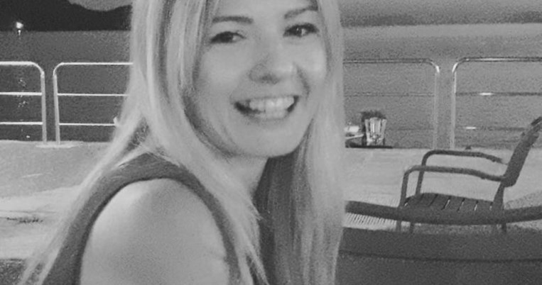 «Αν είμαι υποχρεωμένη να βαθμολογήσω τους μαθητές μου, δηλώνω με χαρά ότι θα βάλω σε όλους δέκα»