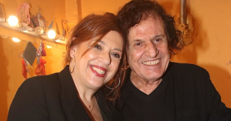 «Είπα στον Βασίλη, αν δε με βγάλετε έξω, θα στολίσω και τον σκύλο. Μα έχω άδικο; Λαλήσαμε όλοι»