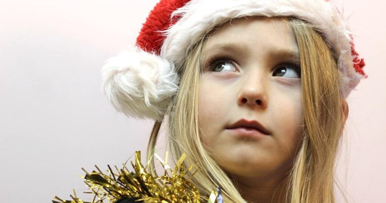 «Να παίξετε με τα καλύτερα παιχνίδια και με τα πιο σούπερ επιτραπέζια, αφήστε τις οθόνες σβηστές»