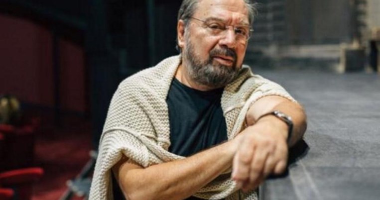 «Θέλω να αγγίξω έναν άνθρωπο και να με αγγίξει κι αυτός»: O Σταμάτης Φασουλής εξομολογείται