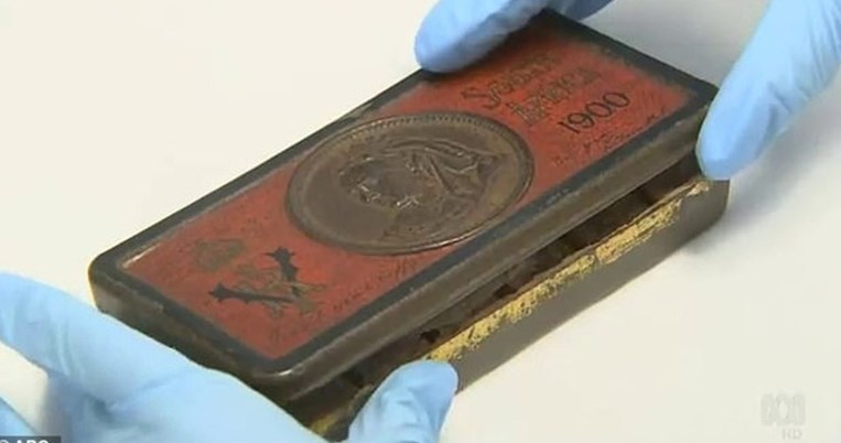 Σοκολάτα 120 ετών ανακαλύφθηκε στα προσωπικά αντικείμενα του Αυστραλιανού ποιητή Banjo Paterson