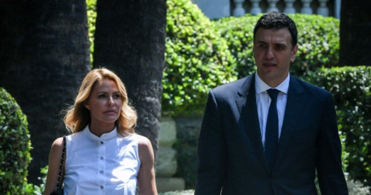 Η πρώτη, τρυφερή φωτογραφία του Βασίλη Κικίλια με τη Τζένη Μπαλατσινού μετά τη γέννηση του γιου τους