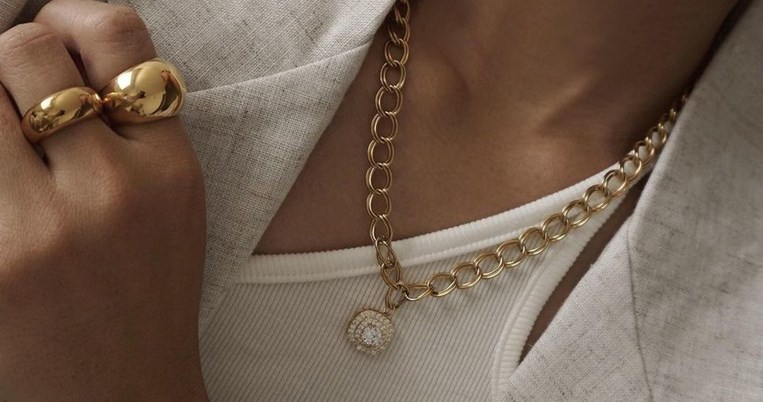 Το αγοράζεις μία φορά, το φοράς για πάντα: Το μοναδικό κόσμημα που έχω ανάγκη φέτος τον χειμώνα