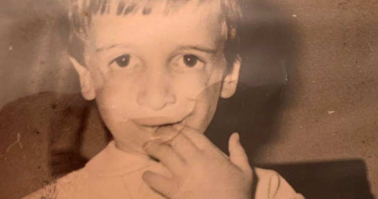 «Η μητέρα σου είναι ό,τι πιο άσχημο έχω δει»: Τι εξομολογείται ο γιος γυναίκας με σπάνιο σύνδρομο