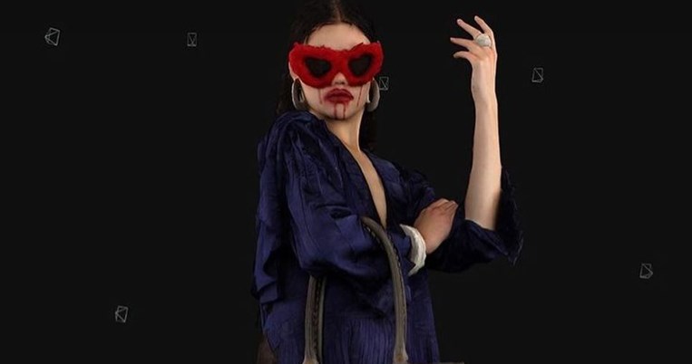 Ο ιταλικός οίκος Balencianga μετατρέπει τα πλαστικά των ωκεανών σε κουλ κοσμήματα