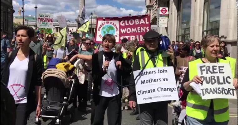 Birth Strike: To κίνημα γυναικών που έχει σταματήσει να κάνει παιδιά για να σώσει τον πλανήτη