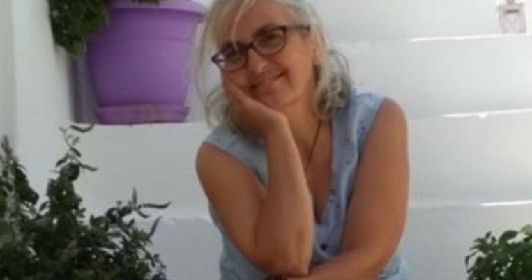 Ένα βήμα πριν τα 60 γίνεται μαθήτρια της Β' Γυμνασίου και μέλος μαθητικής επιχείρησης 