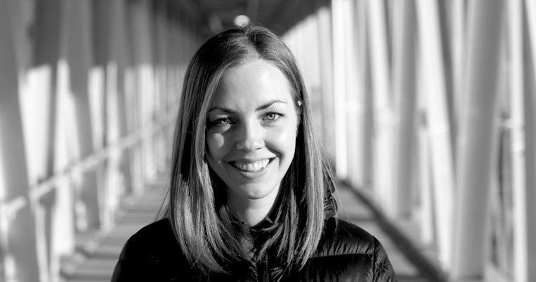 «Είχα παραισθήσεις ότι πετούσαν ελικόπτερα από πάνω μου»: Η ζωή μιας γυναίκας με σχιζοφρένεια