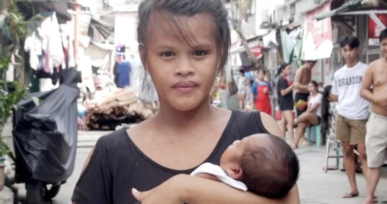 H αληθινή ιστορία της Jojie Balanay από τις Φιλιππίνες που έγινε μητέρα στα 15 της χρόνια