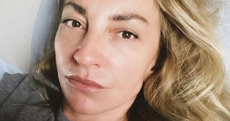 «Παλεύω όχι για να ξαναγίνει τέλεια η κοιλιά μου, αλλά για να νιώθω πως δεν με εγκαταλείπω»