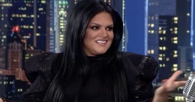 «Η ψυχολογία της ύλης είναι το πώς εμπλέκονται, κάνουν έρωτα, για να το πούμε λαϊκά, όλα τα υλικά»