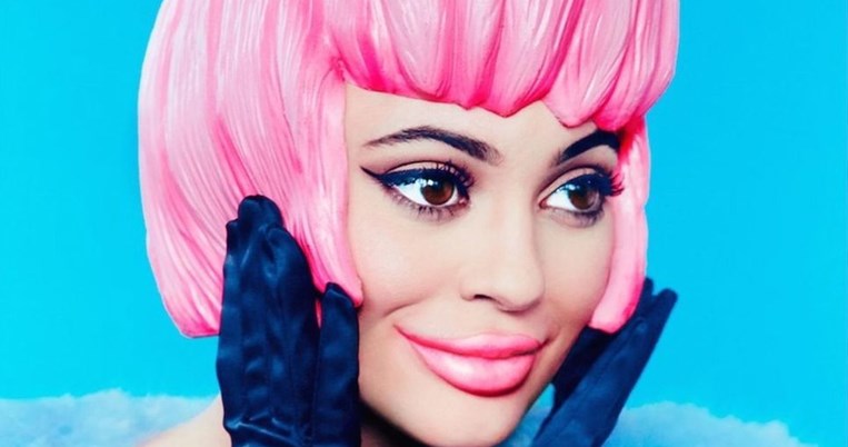 Κάτι δεν πάει καλά στο εξώφυλλο της Kylie Jenner για το Paper