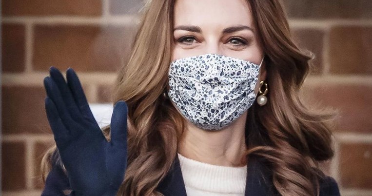 Αντίο σφιγμένο λουκ και στιλιζάρισμα. Το νέο χτένισμα της Μίντλετον «ακούει» την εποχή και χαλαρώνει