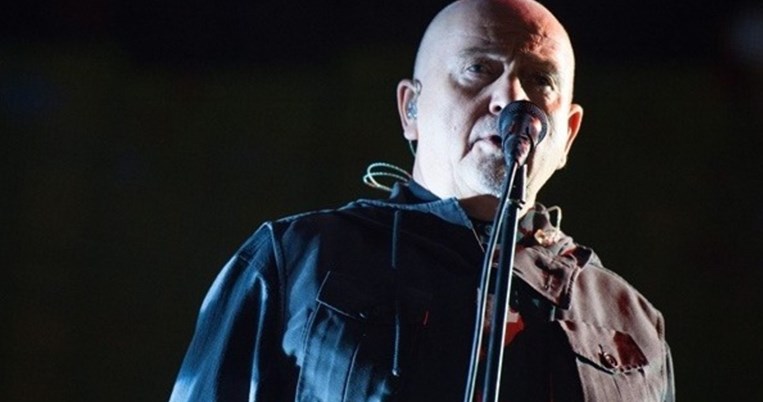 Ο Peter Gabriel ηχογράφησε ξανά το κλασικό «Biko» με καλλιτέχνες από όλον τον κόσμο