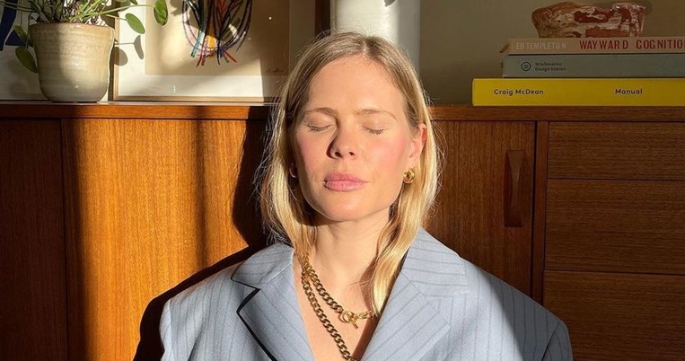 Από τον οίκο Chloé μέχρι τα Zara αυτό είναι το κόσμημα που επιλέγουν ξαφνικά όλες οι στιλάτες