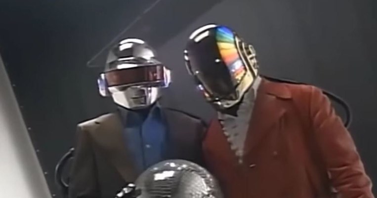 Daft Punk: Το δίδυμο της ηλεκτρονικής μουσικής με το μυαλό-ρομπότ και την ανθρώπινη καρδιά
