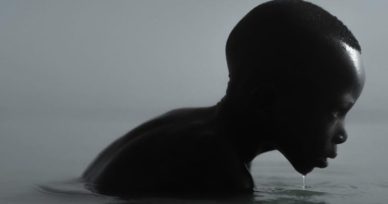 Τα αγόρια της λίμνης Βόλτα: Στη μεγαλύτερη, τεχνητή λίμνη του κόσμου το δουλεμπόριο ανθίζει