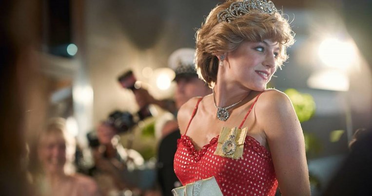 To The Crown για άλλη μία φορά και ο θρίαμβος της Κλόι Ζάο. Δόθηκαν τα φετινά Critics Choice Awards