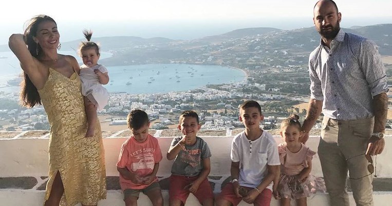 Η Ολυμπία Χοψονίδου ανακάλυψε μία δημιουργική δραστηριότητα που κρατάει απασχολημένα τα παιδιά της