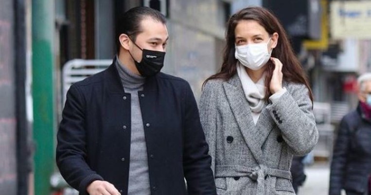 Η Κέιτι Χολμς υιοθέτησε μία από τις μεγαλύτερες τάσεις στα χρώματα μαλλιών για φέτος