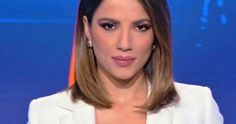 «Τα πρησμένα μου μάγουλα που ‘μοιάζαν σαν να με έχουν τσιμπήσει μέλισσες από τα πολλά φιλιά»