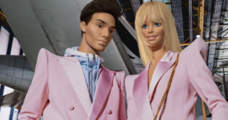 «Δεν ξέρω πού πηγαίνουμε»: Η Barbie και ο Ken στην πασαρέλα του οίκου Balmain 