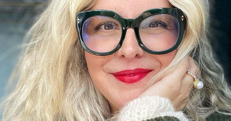 Προσθέτει χρόνια στην εμφάνισή μας: Το κοινό λάθος που κάνουμε στην περιποίηση της επιδερμίδας μας 