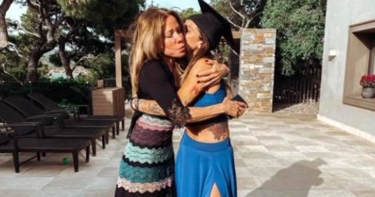 «Είναι μαμά, μπαμπάς & φίλη μαζί»: Η σχέση της Εριέττας Κούρκουλου με τη μητέρα της Μαριάννα Λάτση 