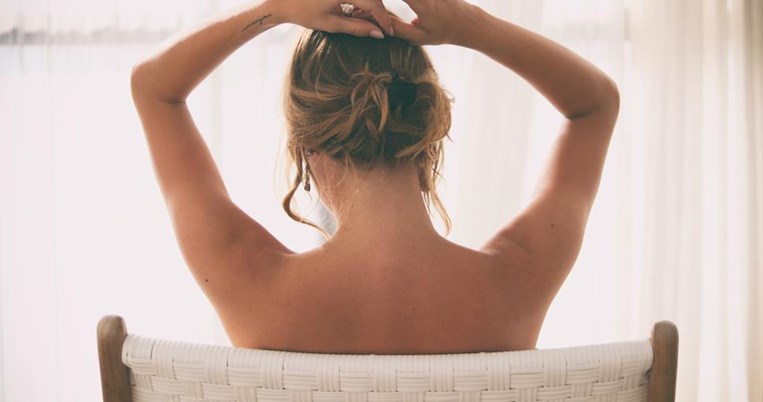 Γραμμωμένα χέρια: Ελληνίδα trainer δίνει πρόγραμμα άσκησης για το σπίτι