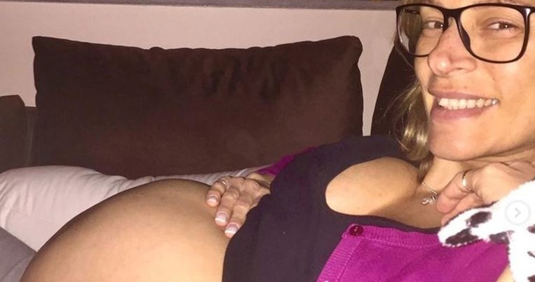 «Εν τέλει δεν ήταν τόσο σύντομη, ούτε τόσο εύκολη η γέννα»