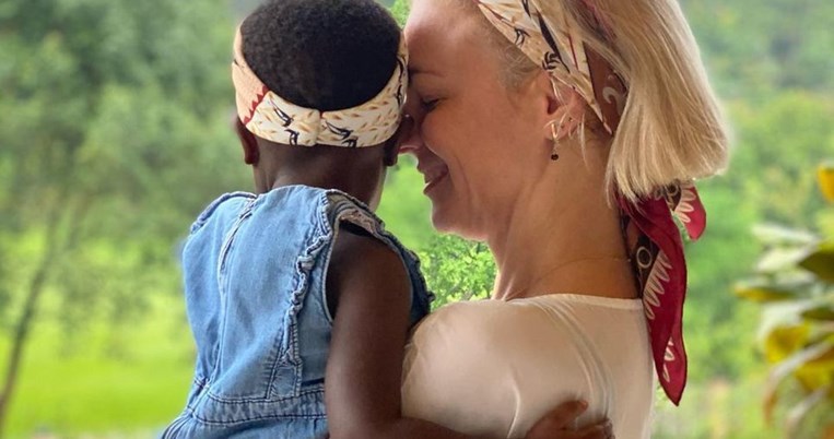 Χριστίνα Κοντοβά: Ετοιμάζεται να υιοθετήσει ένα κοριτσάκι. «Τους τελευταίους μήνες ζω στην Ουγκάντα»