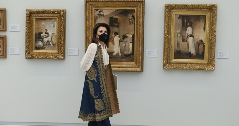 «Ο λαϊκός πολιτισμός όχι ως μουσειακό είδος»: Γιατί η Αγγελοπούλου φόρεσε παραδοσιακά κομμάτια