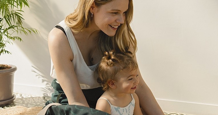 Χαρούμενοι γονείς: Το ελληνικό brand που σχεδιάζει τα πάντα για το παιδί με έμφαση στο ντιζάιν 