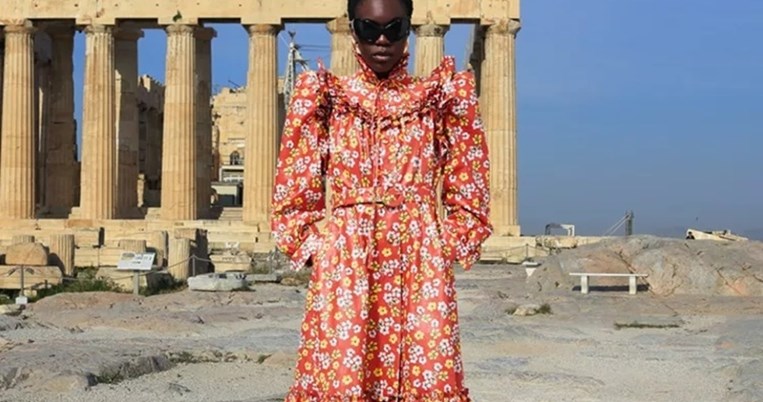 Balenciaga: Η νέα καμπάνια «ταξιδεύει» στην Ελλάδα