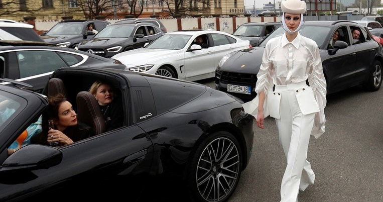 Τα μυστικά των fashion editors όταν αγοράζουν πέδιλα: Ποια χαρακτηριστικά αναζητούν