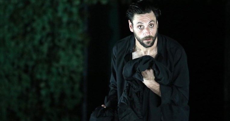 «Αρκετοί ηθοποιοί πίνουν. Το λέω γιατί και εγώ έχω κόψει το αλκοόλ εδώ και δυόμισι χρόνια»