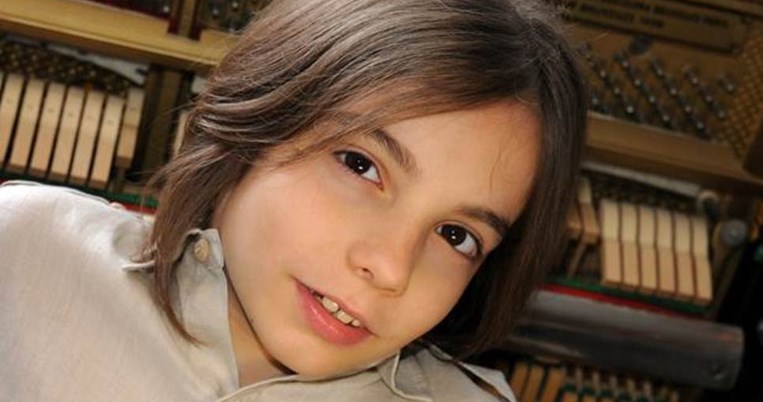 Το «Βαλς της Αναγέννησης»: Με τη νέα σύνθεση του 8χρονου Στέλιου Κερασίδη υποδεχόμαστε ξανά τη ζωή