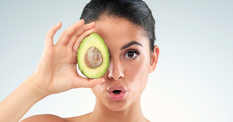 Λαμπερή και νεανική επιδερμίδα: Το πρόγραμμα και οι τροφές της αντιγήρανσης