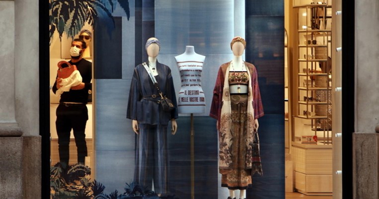 Τι επιτρέπεται, τι απαγορεύεται και πόσο θα κοστίσει στον Dior η φωτογράφηση στην Αθήνα