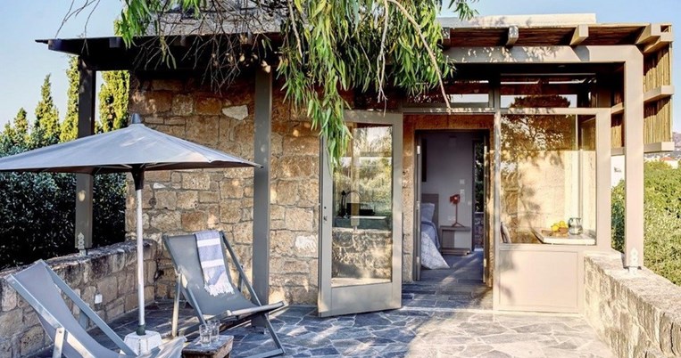 Το σπίτι του ζωγράφου Νίκου Νικολάου στην Αίγινα, ιδανικό κατάλυμα για φιλότεχνους ταξιδιώτες