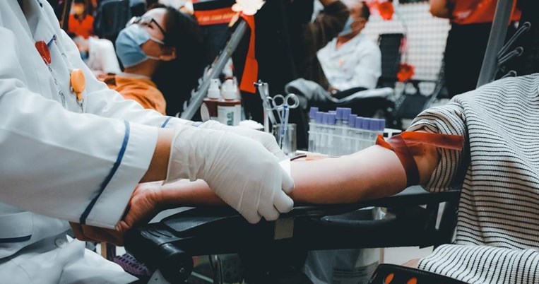 Είναι το καλύτερο δώρο που μπορείς να κάνεις σε κάποιον: Νέα εθελοντική δράση αιμοδοσίας