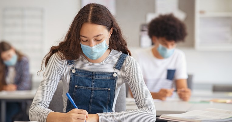 «Γράμμα σε ένα κορίτσι που θα αποτύχει στις Πανελλαδικές»