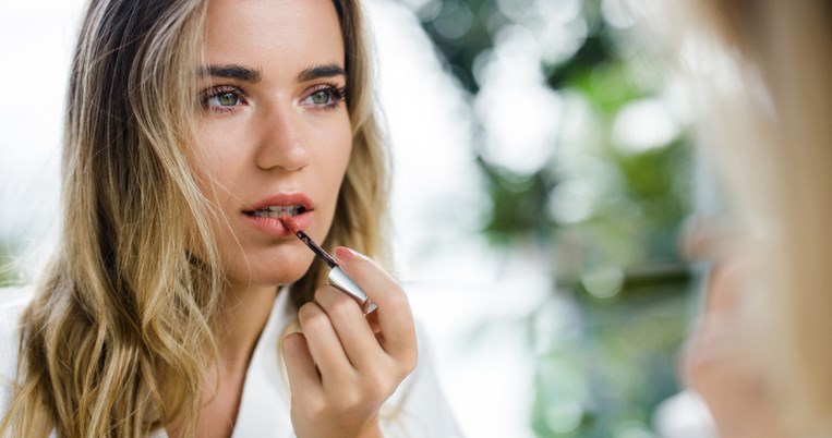 Τα κραγιόν που είναι αδύνατον να λείπουν από την τσάντα σας φέτος το καλοκαίρι